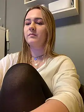 Snapshot of Emma_B1uem chatting on 11, 1, 2025 Emma B1uem online show from 11, 1, 2025