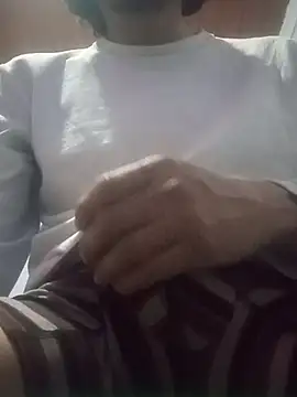 Snapshot of andrexote chatting on 2, 11, 2025 andrexote online show from 2, 11, 2025