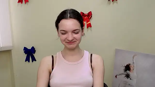  SusieSu  online show from 14, 2, 2025