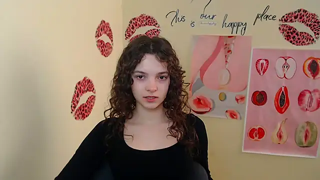  SusieSu  online show from 17, 2, 2025