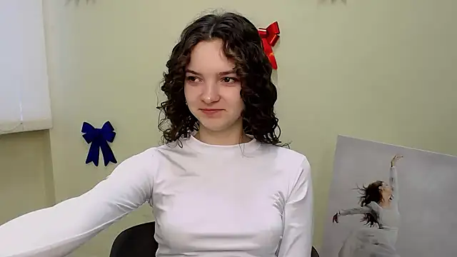  SusieSu  online show from 23, 2, 2025