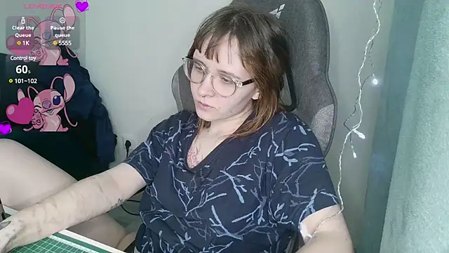 Snapshot of crashtest_13 chatting on 22, 2, 2025 crashtest 13 online show from 22, 2, 2025