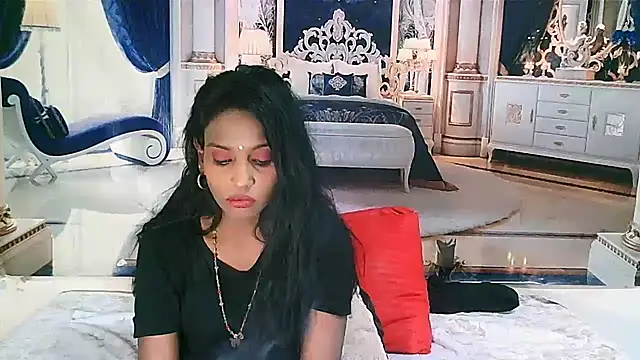 Snapshot of IndianLoveBug chatting on 19, 9, 2025 IndianLoveBug online show from 19, 9, 2025