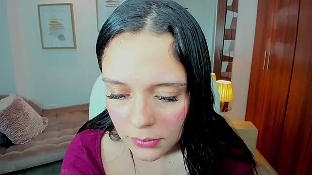 Bella-hadiid online show from 21, 12, 2024