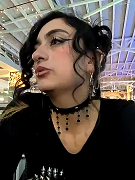 Lila Desiree online show from 12, 12, 2024