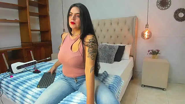 scarleett brown  online show from 31, 1, 2025