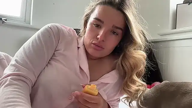 maisiesmithx online show from 11, 5, 2026