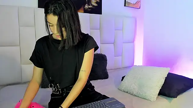 Antonella Fontanna online show from 23, 2, 2025