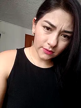 SophieWinslow online show from 8, 3, 2025