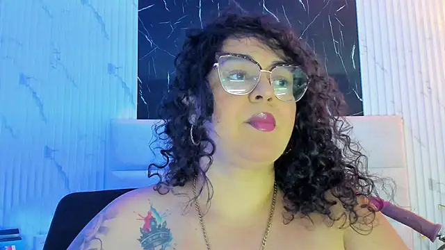 Reginavegaa online show from 9, 9, 2025