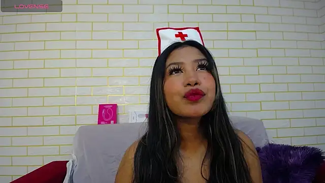 Snapshot of ricura_mily chatting on 19, 10, 2025 ricura mily online show from 19, 10, 2025