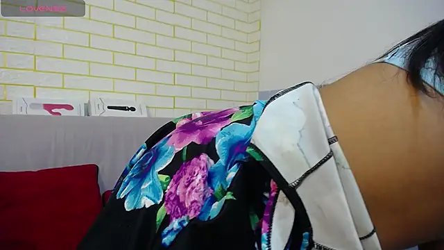 Snapshot of ricura_mily chatting on 20, 10, 2025 ricura mily online show from 20, 10, 2025