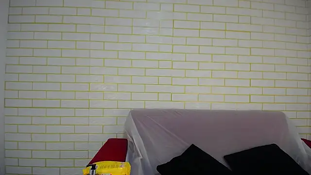 Snapshot of ricura_mily chatting on 31, 10, 2025 ricura mily online show from 31, 10, 2025