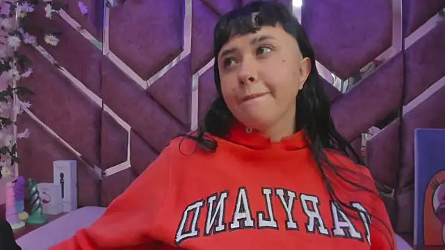 Snapshot of Victoria_Rossy chatting on 3, 2, 2026 Victoria Rossy online show from 3, 2, 2026