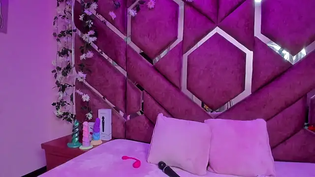 Snapshot of Victoria_Rossy chatting on 25, 2, 2026 Victoria Rossy online show from 25, 2, 2026