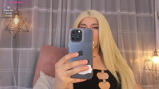 Nyx  Blackwood online show from 4, 2, 2026