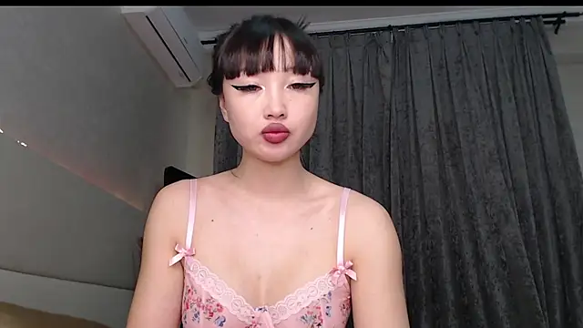 Snapshot of MiaRie chatting on 18, 5, 2026 MiaRie online show from 18, 5, 2026