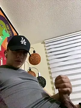 Snapshot of kmilo2405 chatting on 24, 3, 2026 kmilo2405 online show from 24, 3, 2026