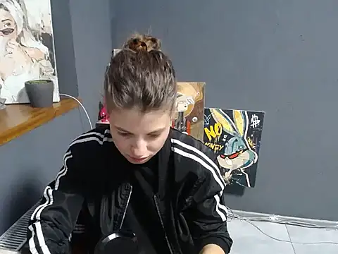 Snapshot of felicity_gold chatting on 27, 5, 2026 felicity gold online show from 27, 5, 2026