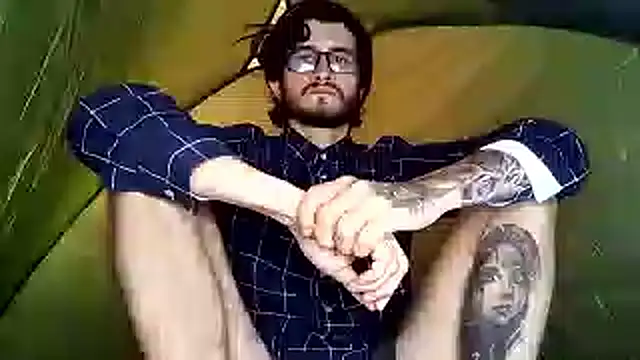 Loggan donnelly online show from 1, 11, 2025