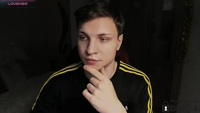 handsome guy01 online show from 16, 12, 2025