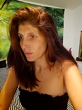 Snapshot of Lenchen_ chatting on 4, 7, 2026 Lenchen online show from 4, 7, 2026