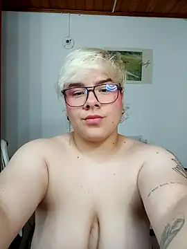 Snapshot of amalia_love chatting on 11, 10, 2025 amalia love online show from 11, 10, 2025