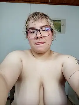 Snapshot of amalia_love chatting on 27, 11, 2025 amalia love online show from 27, 11, 2025