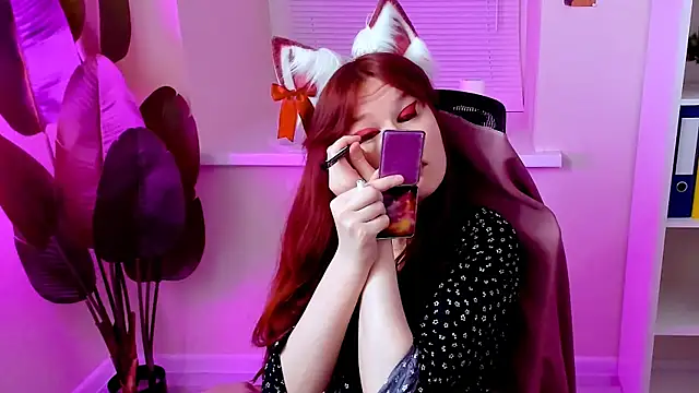 CarolGiggly online show from 12, 11, 2025