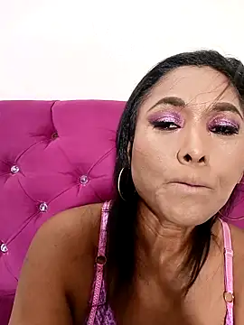 tiffany Bitch online show from 15, 2, 2026