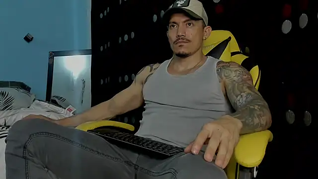 Snapshot of Alex_motta chatting on 11, 9, 2025 Alex motta online show from 11, 9, 2025