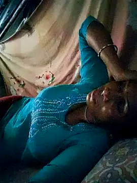 Hotty-dola online show from 2, 3, 2025
