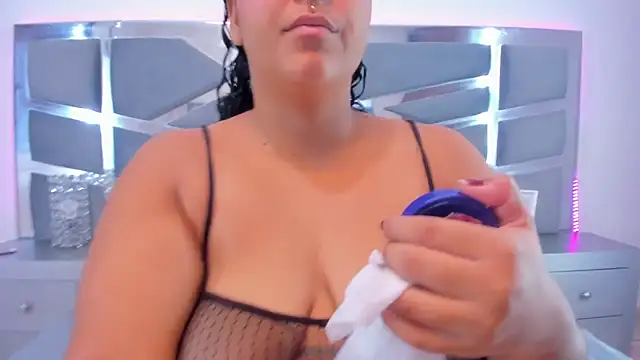 Snapshot of Tiffanymiller00 chatting on 4, 12, 2024 Tiffanymiller00 online show from 4, 12, 2024