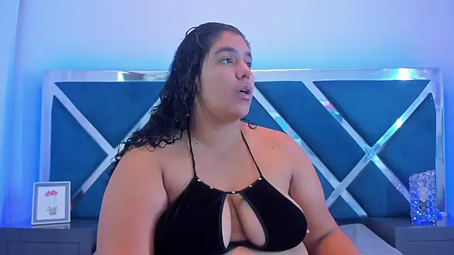 Snapshot of Tiffanymiller00 chatting on 8, 7, 2026 Tiffanymiller00 online show from 8, 7, 2026