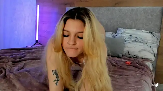 Snapshot of ShySonya chatting on 3, 2, 2025 ShySonya online show from 3, 2, 2025