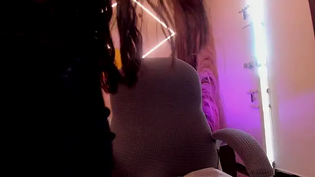 lunaalynch online show from 31, 3, 2026