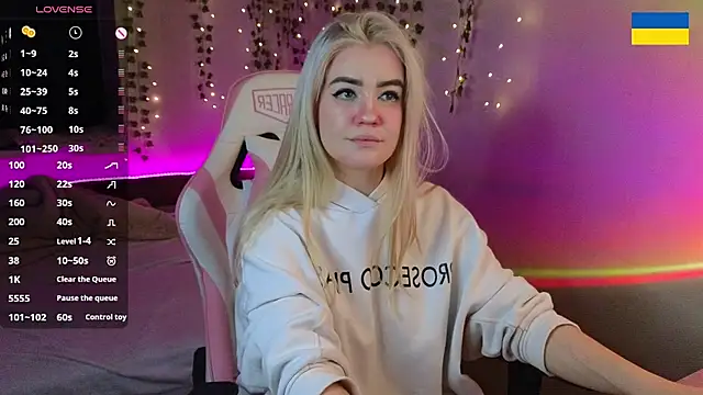 RedVelveten online show from 29, 9, 2025