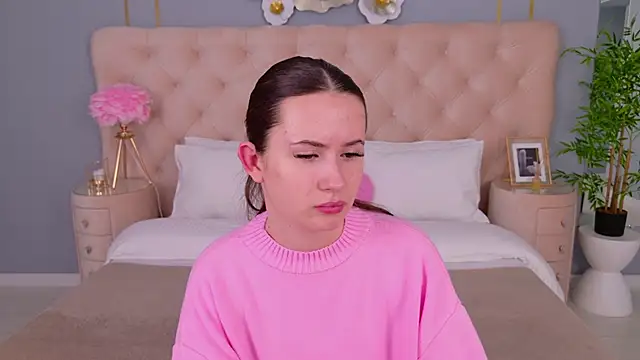 milaleoneli online show from 3, 3, 2025