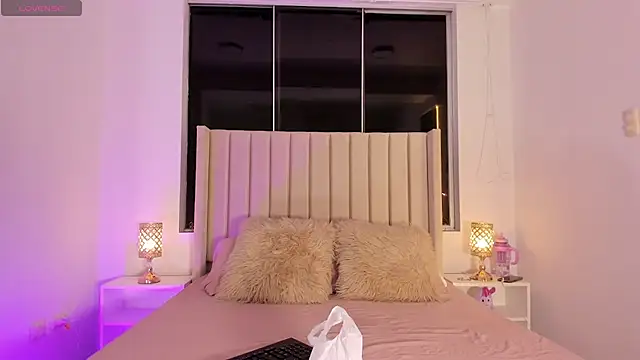 Aliison Smith online show from 8, 11, 2025