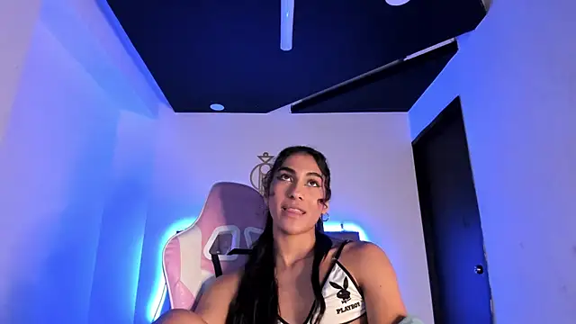 MiaCavallii  online show from 19, 3, 2025