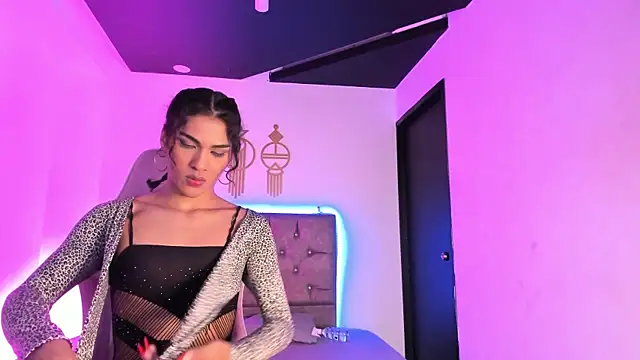 MiaCavallii  online show from 22, 3, 2025