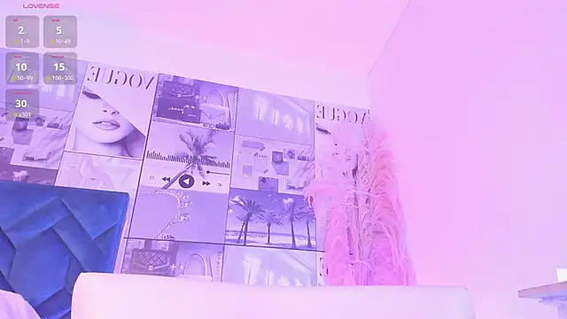 MiaCavallii  online show from 12, 10, 2025