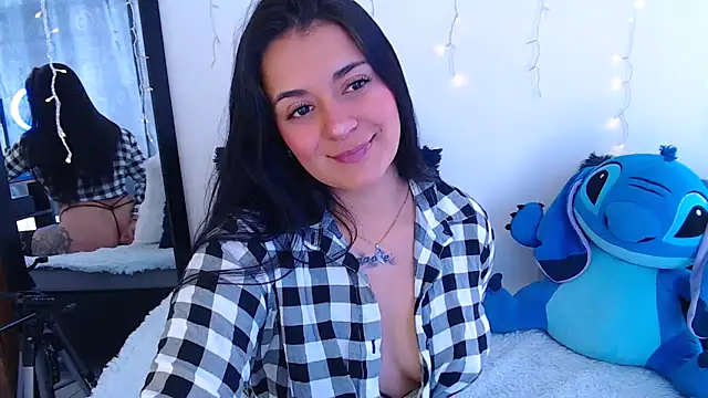 Samanta james19 online show from 4, 12, 2025