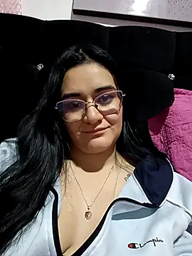 Hanna Kinsley online show from 2, 3, 2025