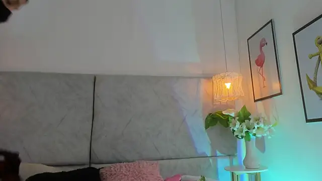 naomiii   online show from 24, 2, 2026