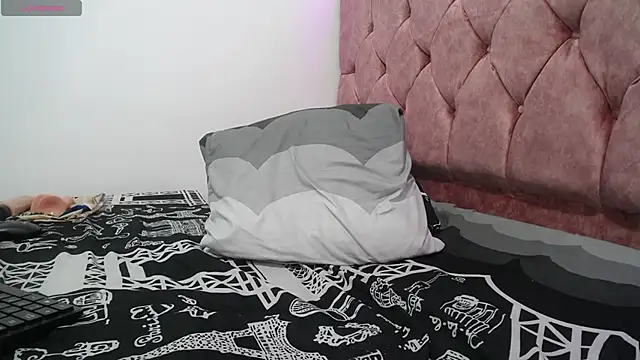 AMBER LOVE22 online show from 9, 1, 2025