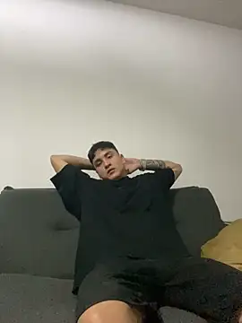 LCarreraa online show from 2, 2, 2025