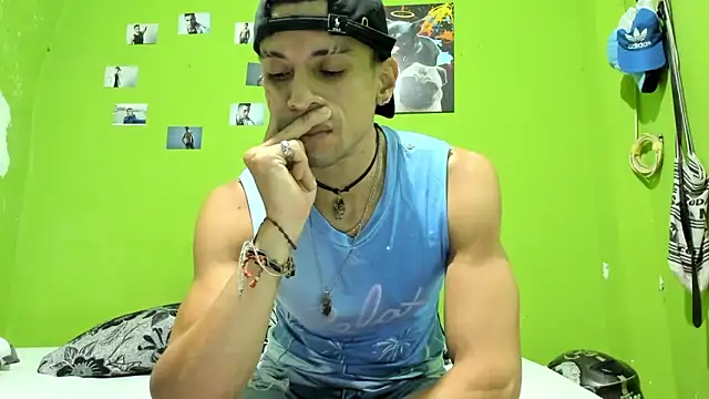 Snapshot of MikeRose94 chatting on 8, 6, 2026 MikeRose94 online show from 8, 6, 2026