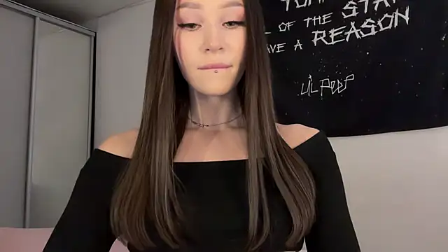 ur molly online show from 2, 4, 2026