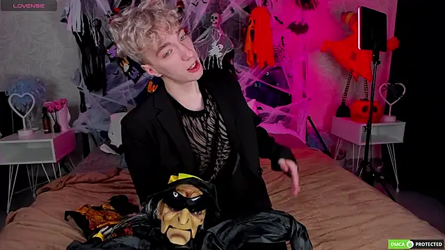 TrevorBenson online show from 31, 10, 2025